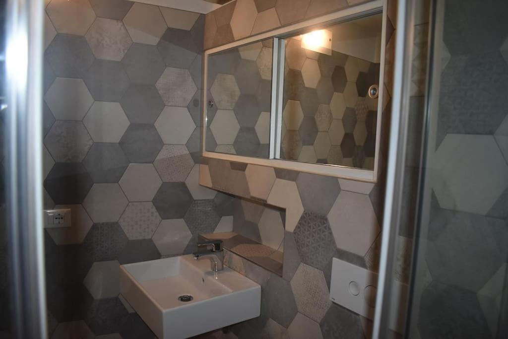 Nur 2 Casa Vacanze Bergamo Via Pignolo Luaran gambar